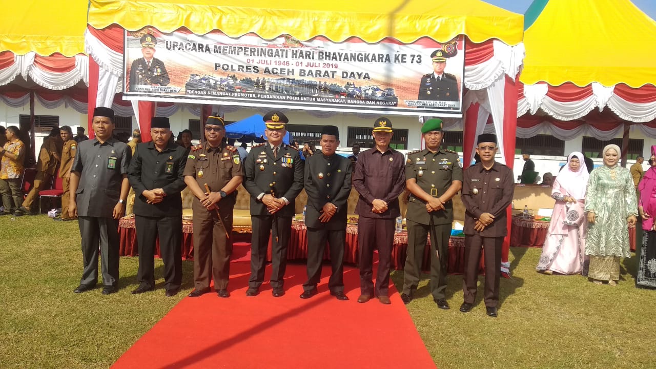 upacara polri